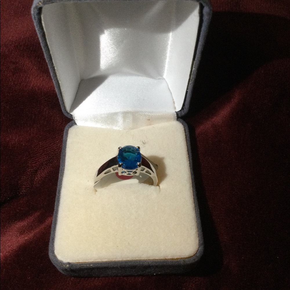 Sterling Silver ring - Picture 2 of 4